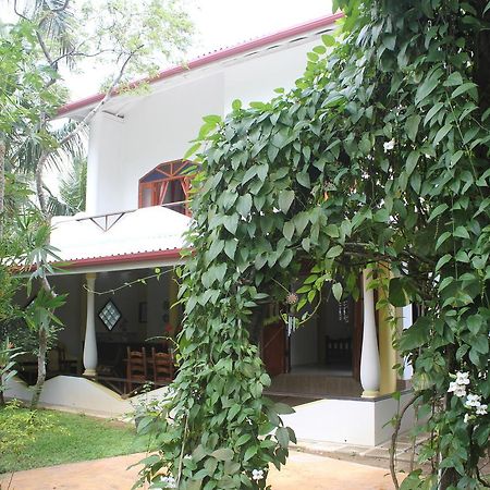 Dionis Villa Unawatuna Habitación foto